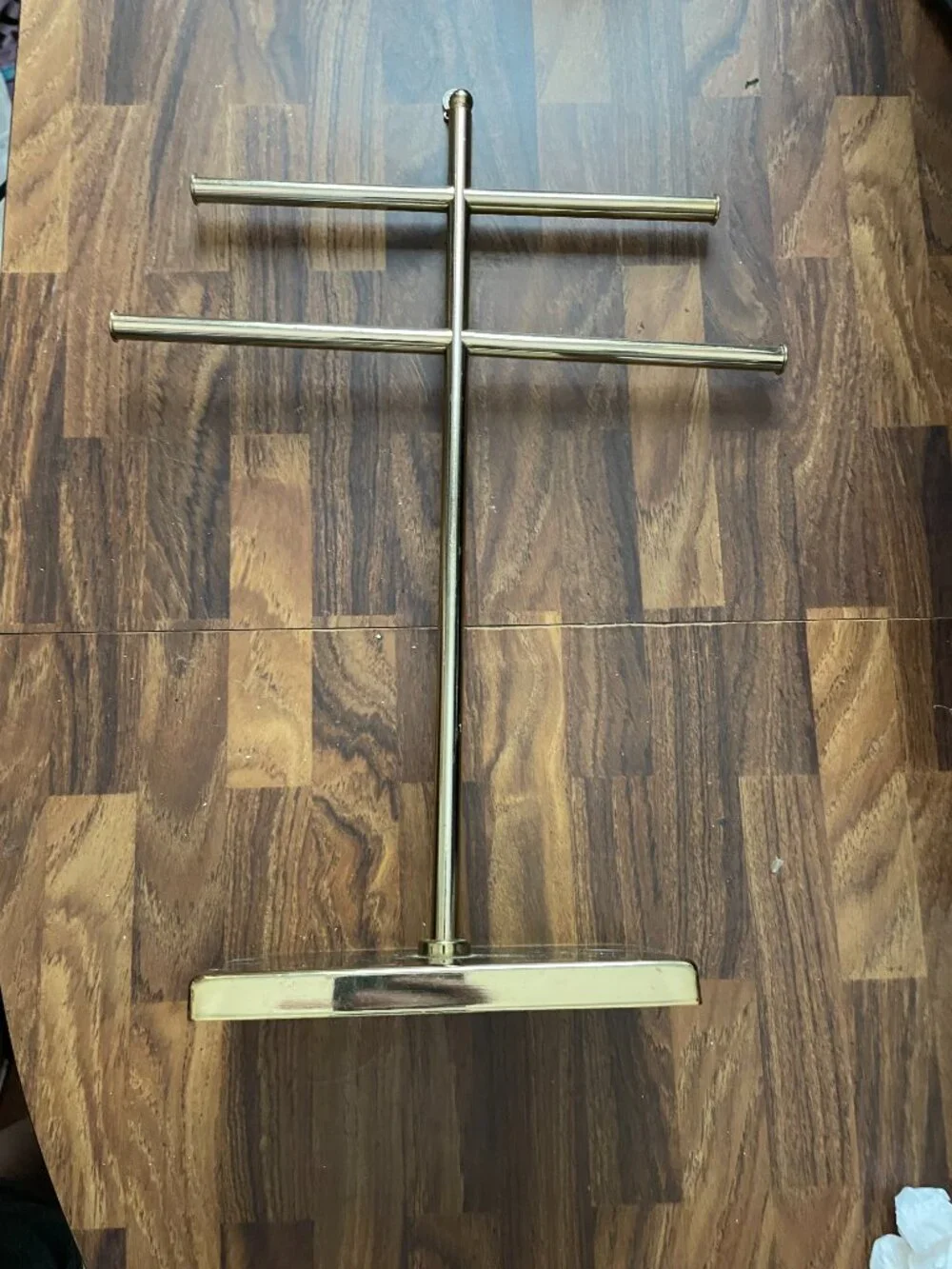 gold-finished West Emory necklace bar